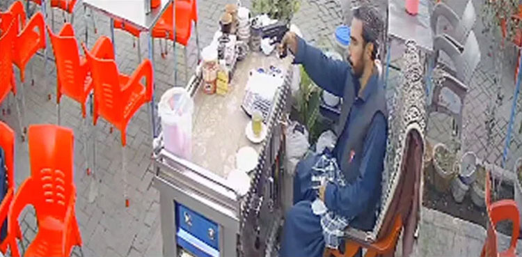 Tea hotel robbery, Karachi robbery at tea stall