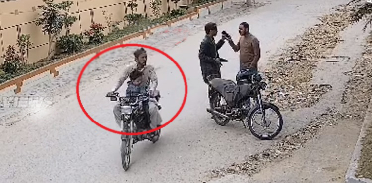 Robbers loots citizens, using minors, Karachi
