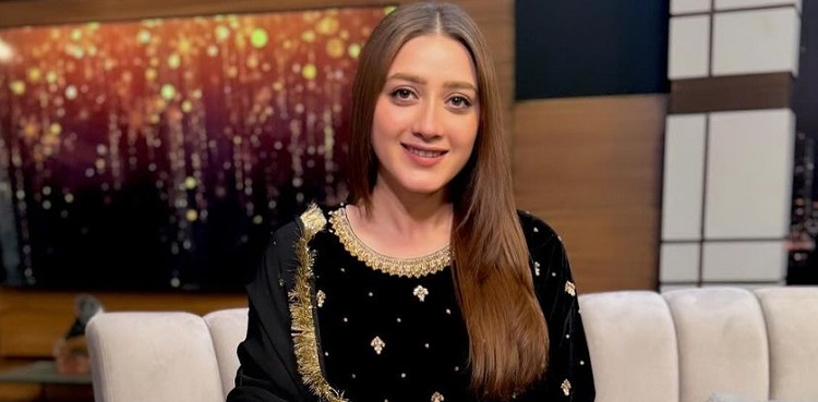 momina iqbal, pakistani cricketers, messages
