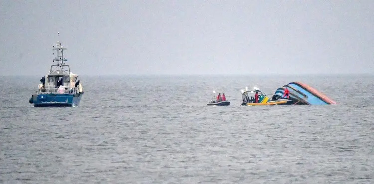 Dozens dead, Vietnam, Ha Long Bay, tourist ferry sinks