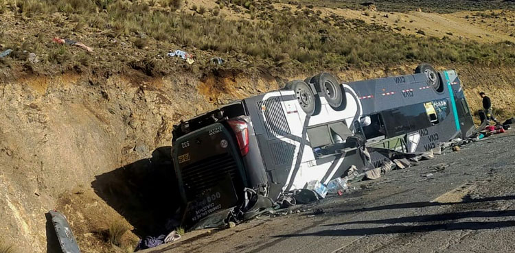 Bus accident in Peru leaves at least 16 dead