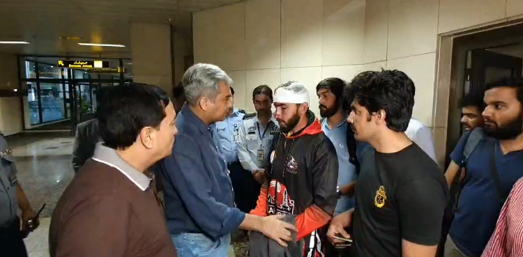 Kyrgyzstan violence Pakistani students return home