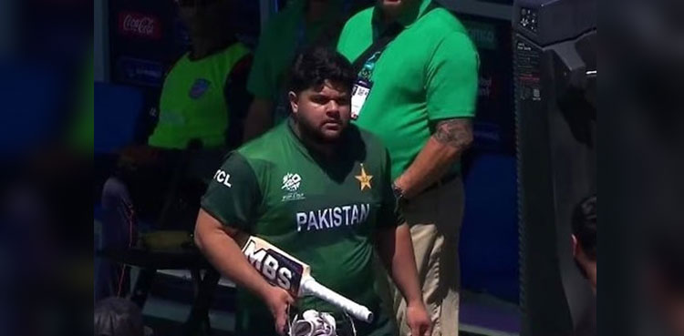VIRAL: Azam Khan charges towards spectator during PAK vs USA match