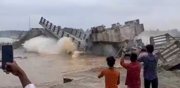 Bridge collapses on river, just before, scheduled inauguration