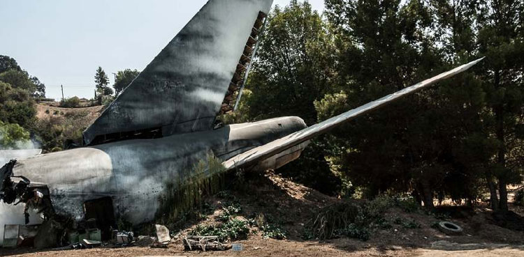 Russian military jet crashes killing two pilots