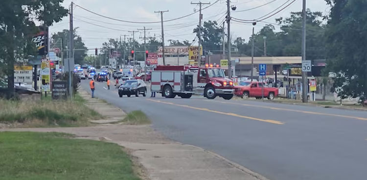 Three killed, 10 wounded in Arkansas supermarket shooting