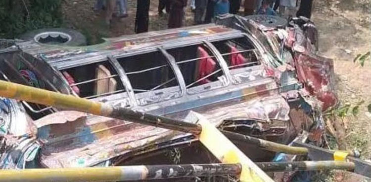 Jacobabad, passenger coach mishap, five dead