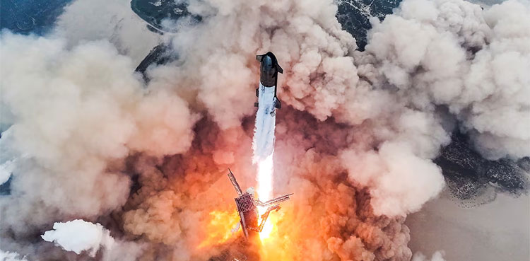 SpaceX Starship survives return to Earth
