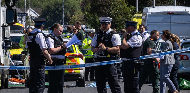 Police, arrest man, eight individuals stabbed in UK