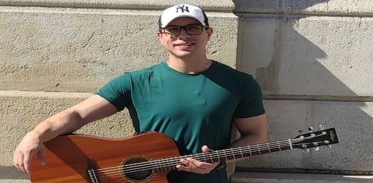ayres sasaki brazilian singer ie