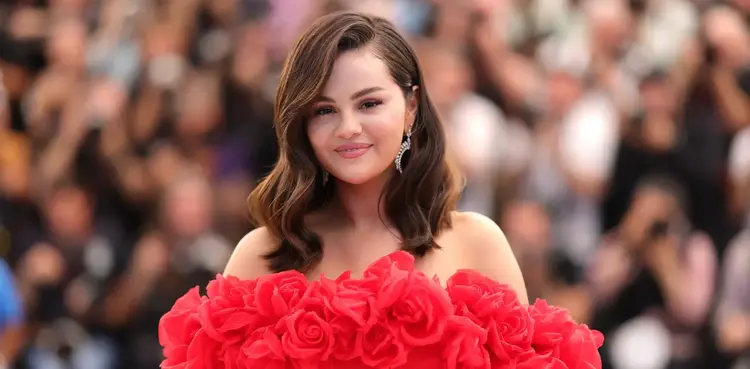 Hollywood, Selena Gomez, plastic surgery, lupus,