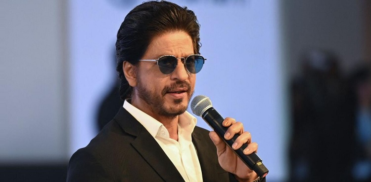 shah rukh khan, eye treatment