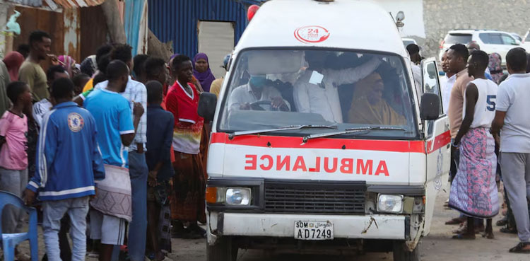 Somalia beach attack kills 32 civilians