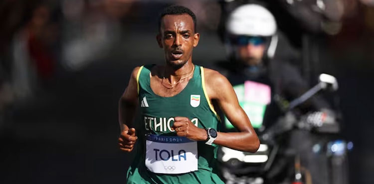 Tamirat Tola wins men's marathon gold
