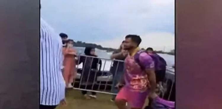 Shakib Al Hasan booed by fans, political unrest Bangladesh