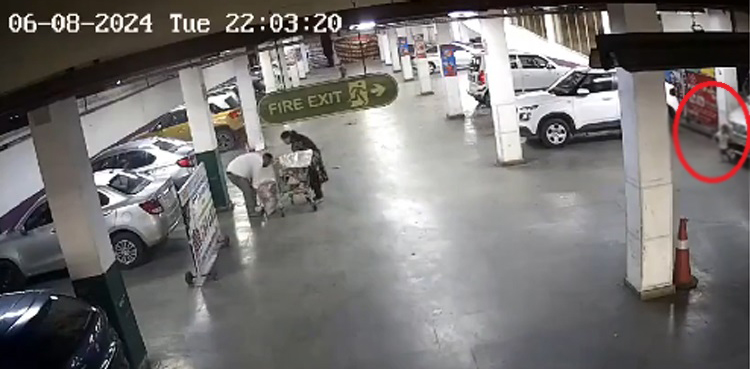 VIRAL, Minor girl crushed, SUV, mall parking lot