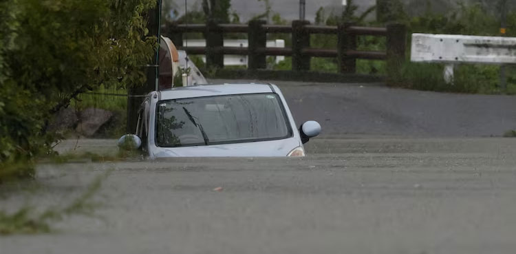 Typhoon Shanshan kills six in Japan