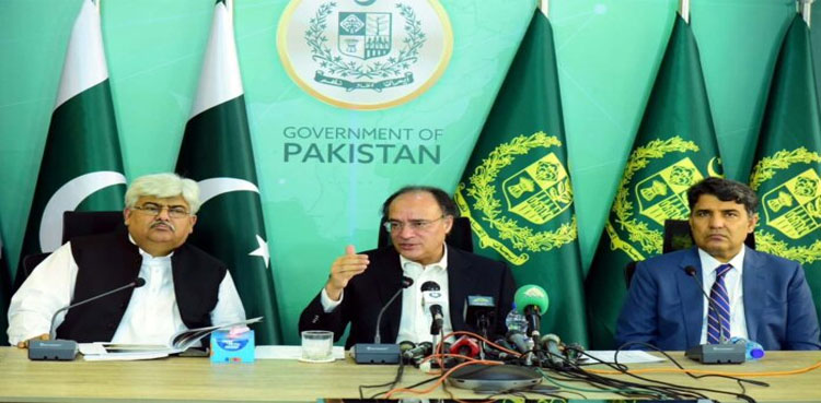 Pakistan's growth paradox: 4% surge triggers dollar shortage, Aurangzeb