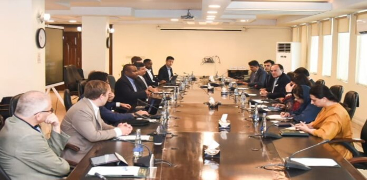Foreign investment Pakistan, Finance Minister