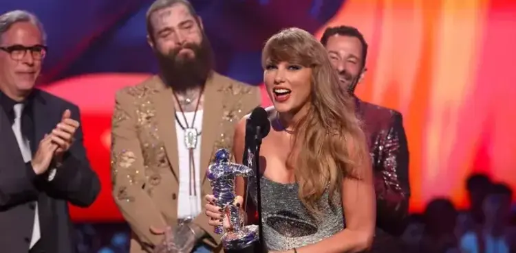 Taylor Swift, Travis Kelce, Fortnight, vma,