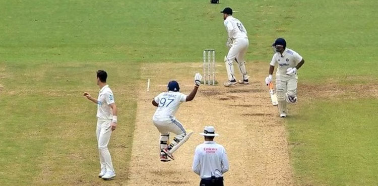 Viral video: Sarfaraz Khan jumps in hilarious mix-up with Rishabh Pant