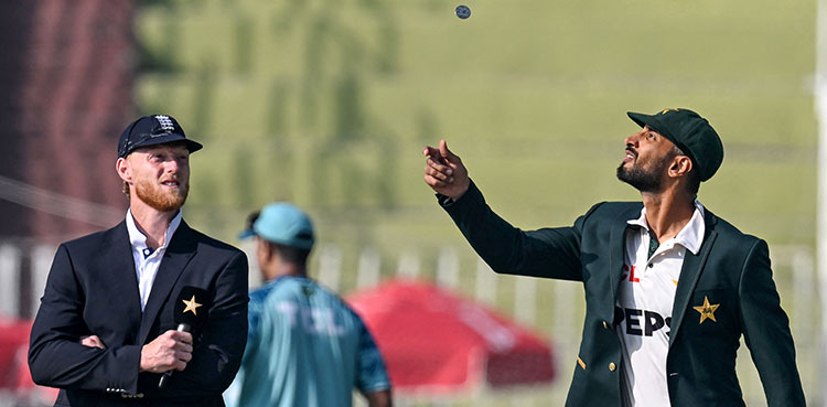 PAK vs ENG live score: England bat first against Pakistan in third Test