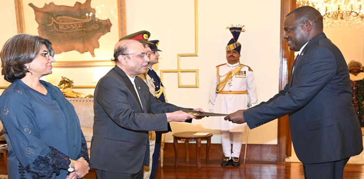 President Zardari Envoys credentials