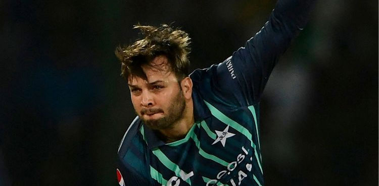 Usman Qadir , Pakistan, Australia, Cricket