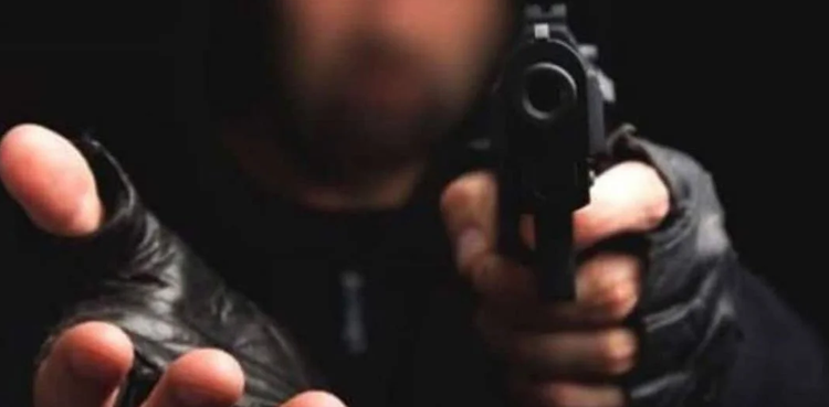 Viral, Viral Video, Karachi snatching, robbery in Karachi, snatching video, robbery video,