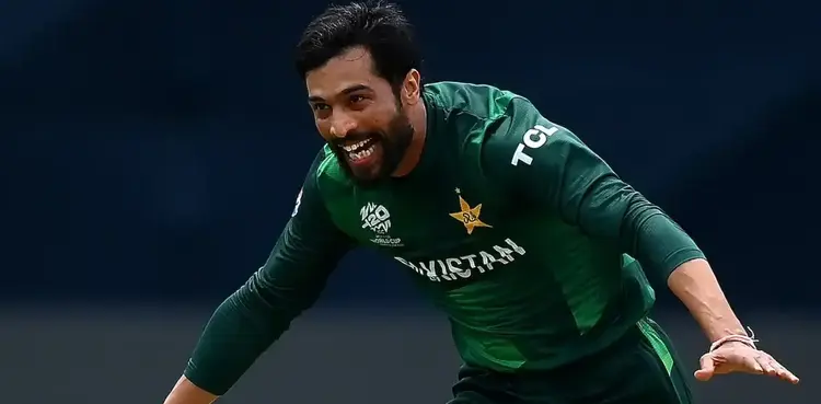 Mohammad Amir Fawad Alam bowler
