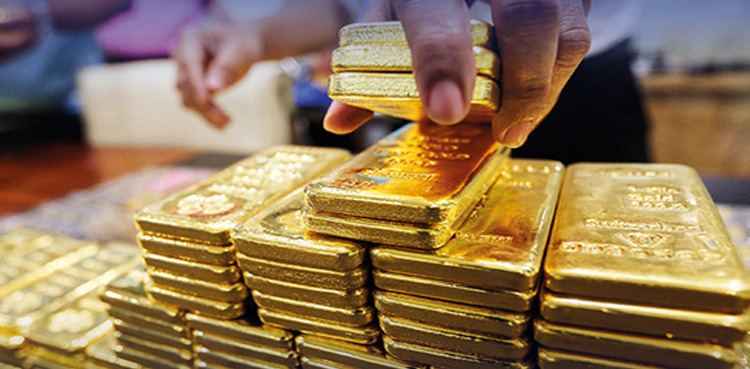 Gold, rates, 2-month peak, dollar slips, Trump