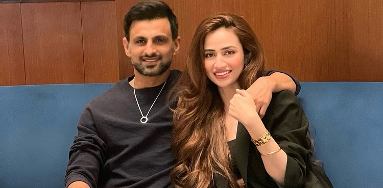 Viral: Sana Javed shares pictures with Shoaib Malik from Dubai