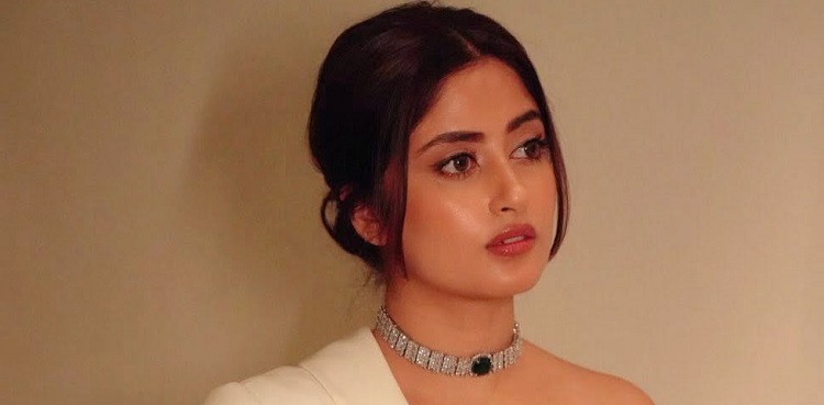 VIRAL: Sajal Aly stuns social media with latest pictures