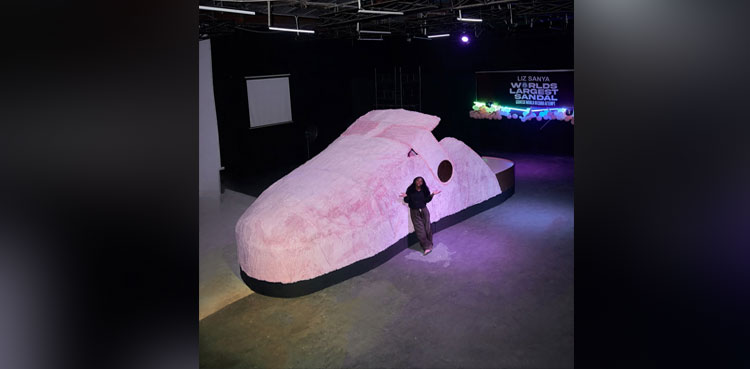 26-foot sandal