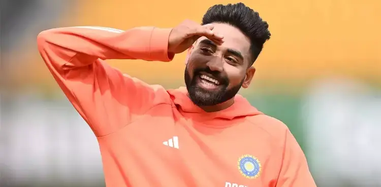 Indian cricketer, Mohammed Siraj, Asha Bhosle, Zanai Bhosle