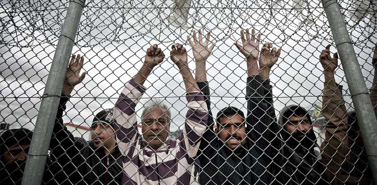 Iran human traffickers, Pakistanis rescued