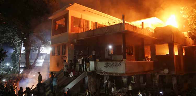 Bangladesh, Bangladesh protesters , ousted PM Hasina,