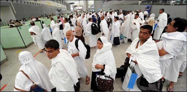Pakistani Umrah pilgrims offloaded, polio vaccine