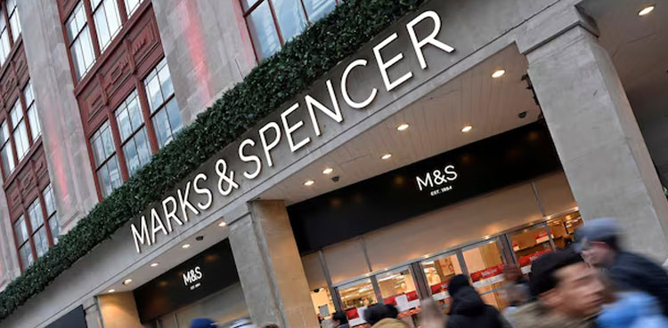 Marks & Spencer gives store workers 5% pay rise