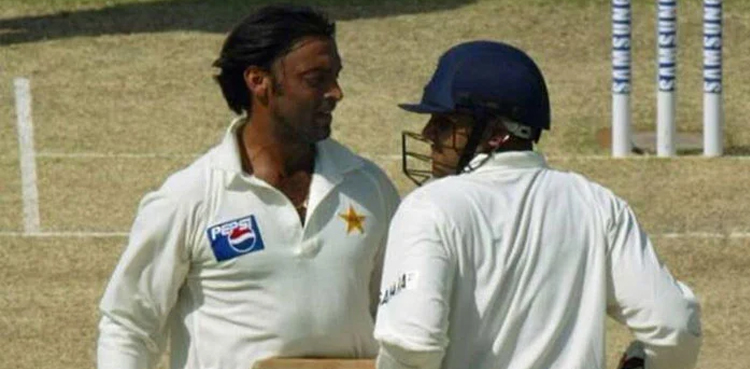 Shoaib Akhtar-Virender Sehwag, Virender Sehwag , 300-run knock