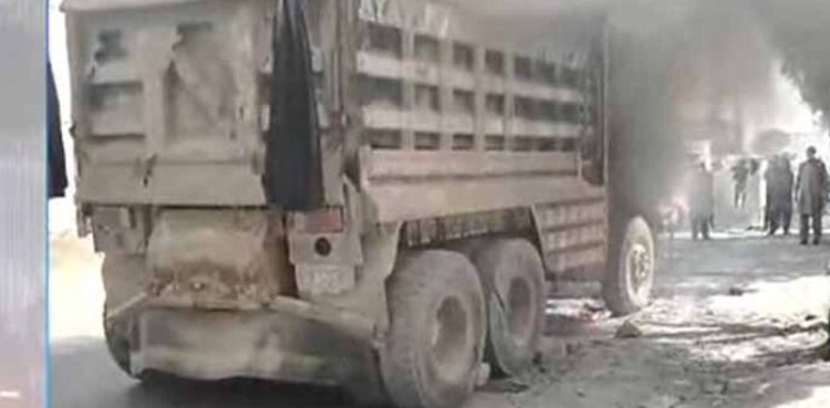 Trailer kills two youth, Boulton Market, Karachi