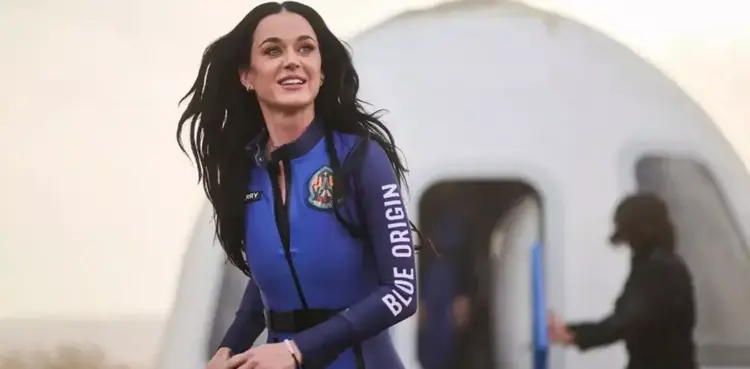 Hollywood, Blue Origin spaceflight, Katy Perry, earth