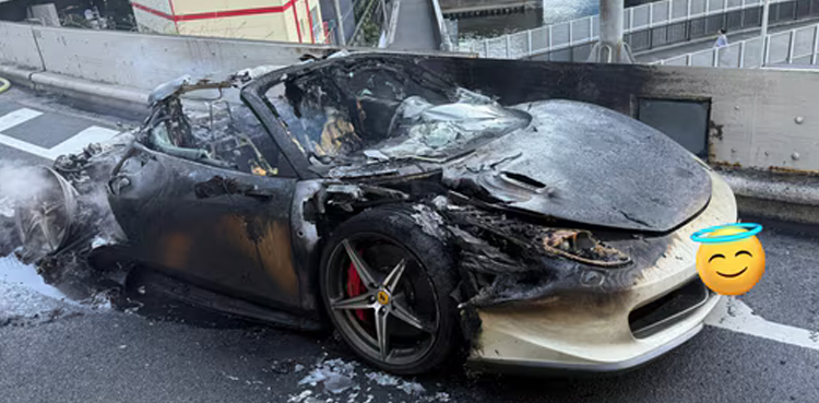 Ferrari 458 Spider, 10 years of savings, Car burns