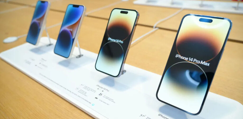 iPhone production, Trump tariffs, iPhone exports to the US, Apple diversifies supply chain