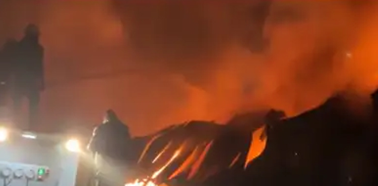 Gurgaon landfill fire, Bandhwari landfill blaze, toxic smoke Gurgaon, waste fire health impact