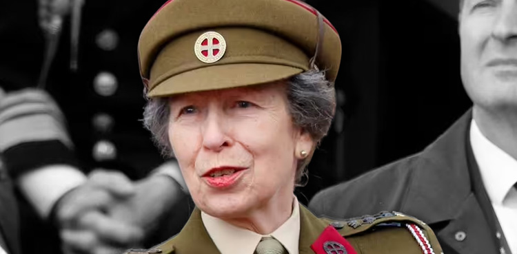 Princess Anne, Queen Elizabeth, Royal Family