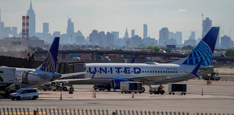 United Airlines, Newark, airport