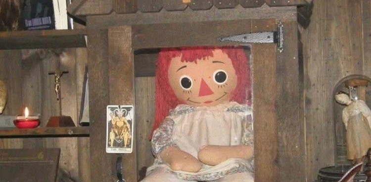 Viral, Annabelle doll