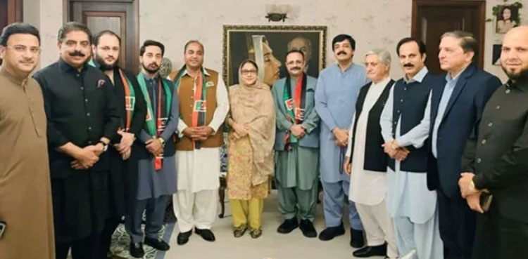 Sardar-Tanveer-Ilyas,-former-AJK-PM,-joins-PPP