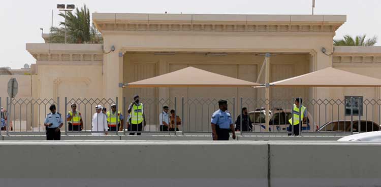 UK US citizens Qatar